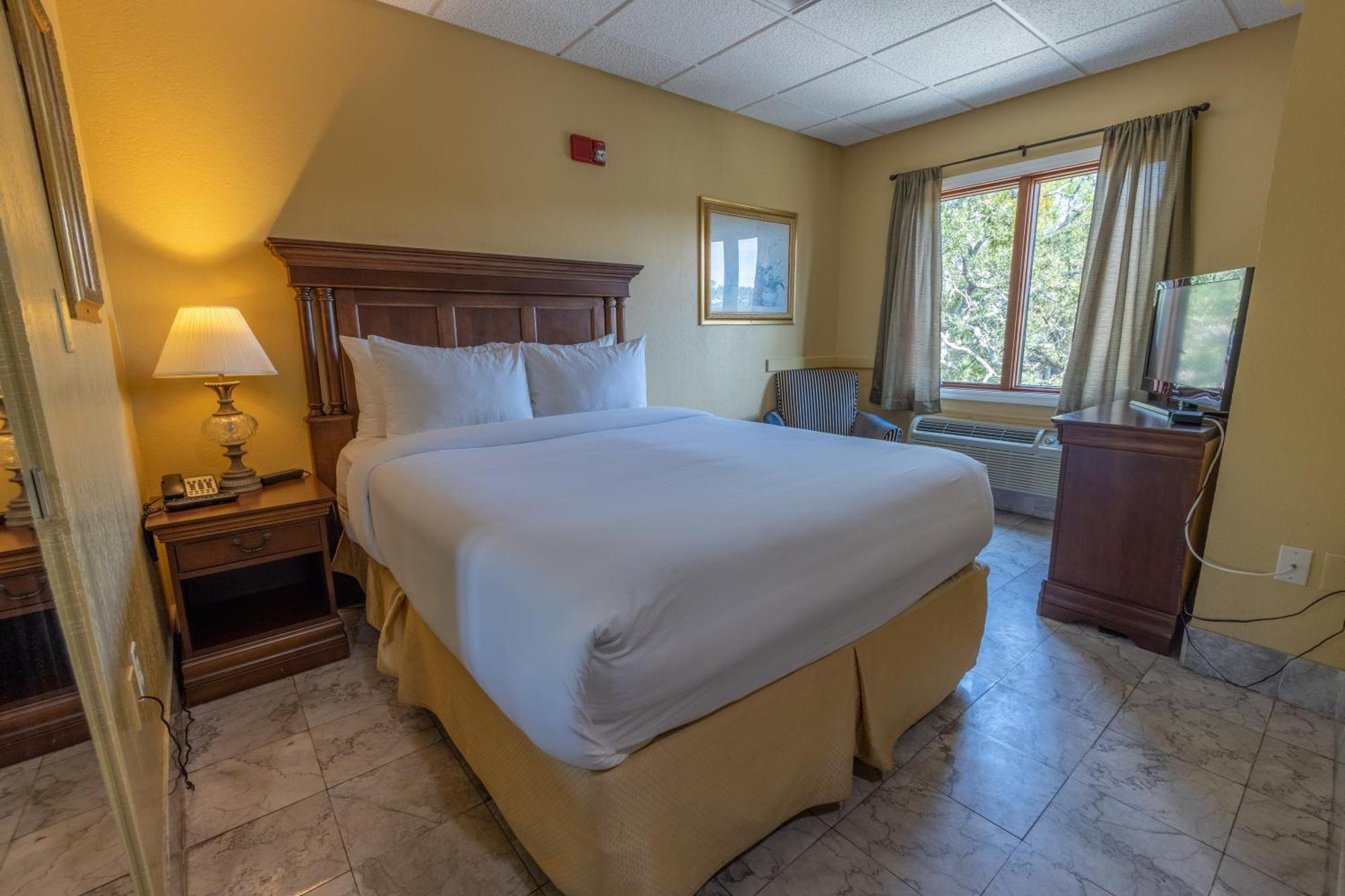 Ocean Inn & Suites St. Simons Island Exterior photo